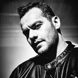 Portrait of Glovibes