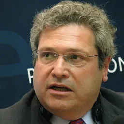 Portrait of Robert Kagan