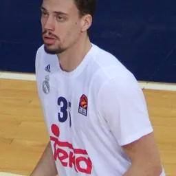 Portrait of Álex Suárez