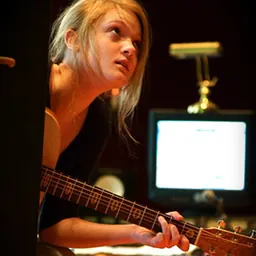 Portrait of Steph Fraser