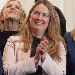 Portrait of Jen McEwen