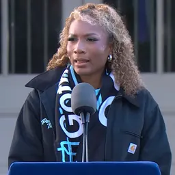 Portrait of Ari Chambers