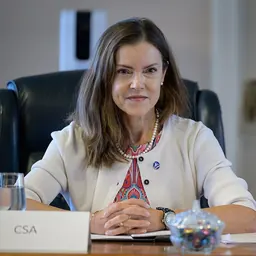Portrait of Lisa Campbell