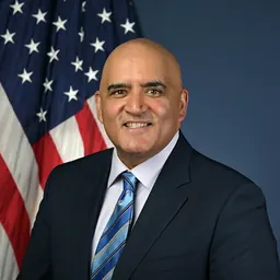 Portrait of Shailen Bhatt
