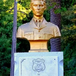 Portrait of Hernán Merino