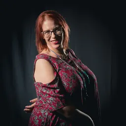 Portrait of Kelly Robson