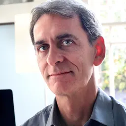 Portrait of Mark Honigsbaum
