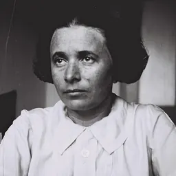 Portrait of Anda Pinkerfeld Amir