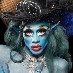 Portrait of Maxi Glamour