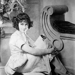 Portrait of Dorothy Gish