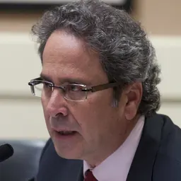 Portrait of Richard Bloom