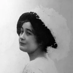 Portrait of Grete Diercks