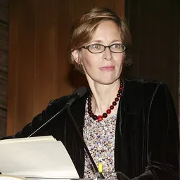 Portrait of Amity Shlaes