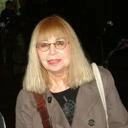 Portrait of Rachel Shapira