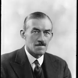 Portrait of Malcolm MacLeod
