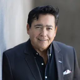 Portrait of Robert Louie