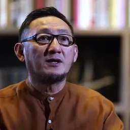 Portrait of Prapas Cholsaranon