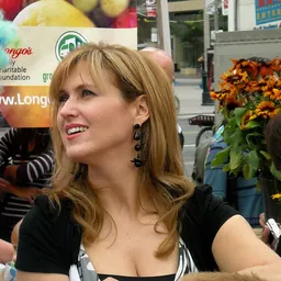 Portrait of Jennifer Valentyne