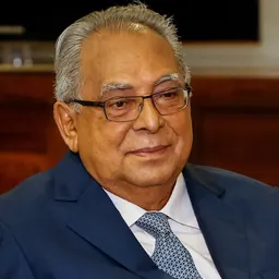 Portrait of Amazonino Mendes