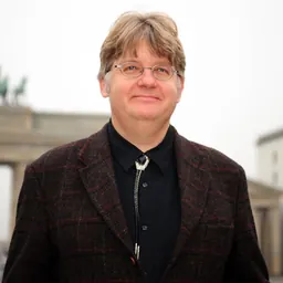 Portrait of Eric T. Hansen