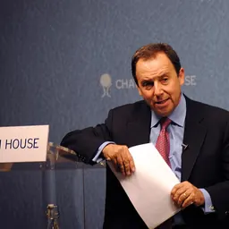 Portrait of Ron Suskind