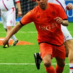 Portrait of Bart Latuheru