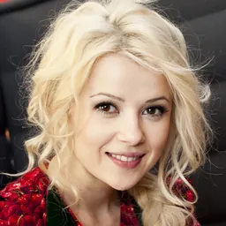 Portrait of Mika Newton