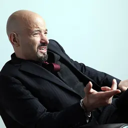 Portrait of Jason Flores-Williams