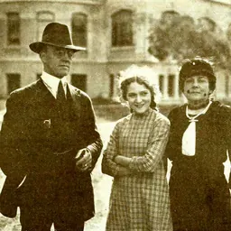 Portrait of Harry O. Schwalbe