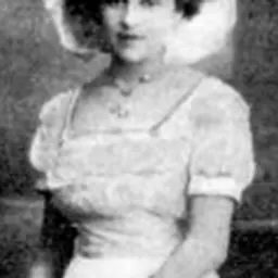 Portrait of Eveline Pauline (Queenie) Paul