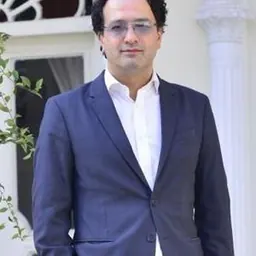 Portrait of Kayhan Barzegar