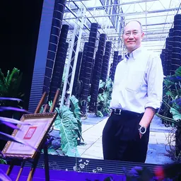 Portrait of Leslie Koo