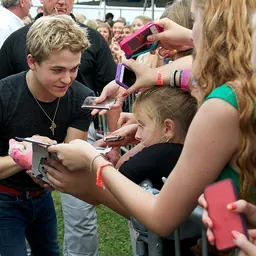 Portrait of Hunter Hayes