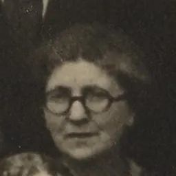 Portrait of Muriel Robertson