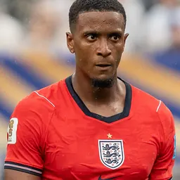 Portrait of Ezri Konsa