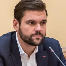 Portrait of Alex Tapscott