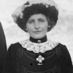 Portrait of Alexia Bryn