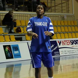 Portrait of Noémie Mayombo