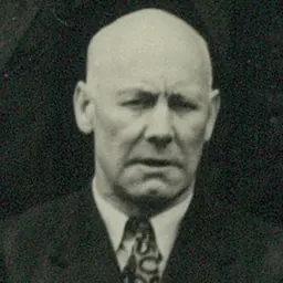 Portrait of Andrew Linton