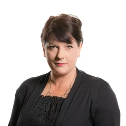Portrait of Rhianon Passmore