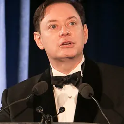 Portrait of Andrew Solomon
