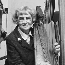 Portrait of Nansi Richards