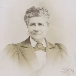 Portrait of Isabelle Massieu