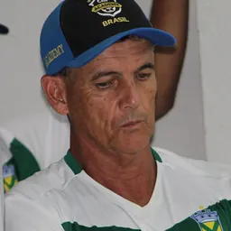 Portrait of Paulo Roberto Santos