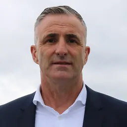 Portrait of Chris Andrews