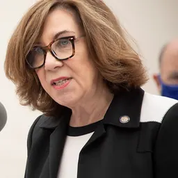 Portrait of Pam Iovino