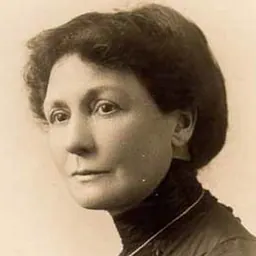 Portrait of Pattie Deakin