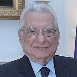 Portrait of Petros Molyviatis