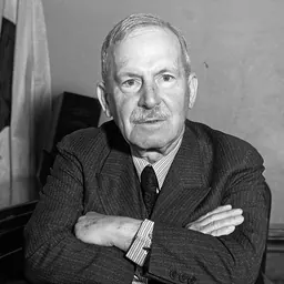 Portrait of Lansing Hoskins Beach