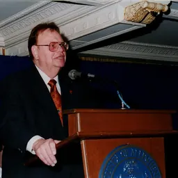 Portrait of Tom Foerster